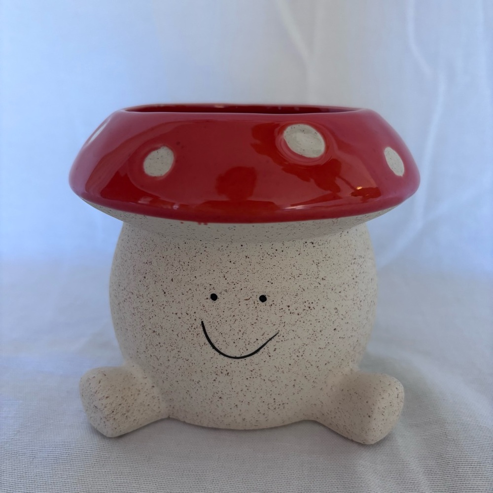✨ Aldi Belavi Ceramic Mushroom Planter - Red & White Spotted Cap, NWT ✨